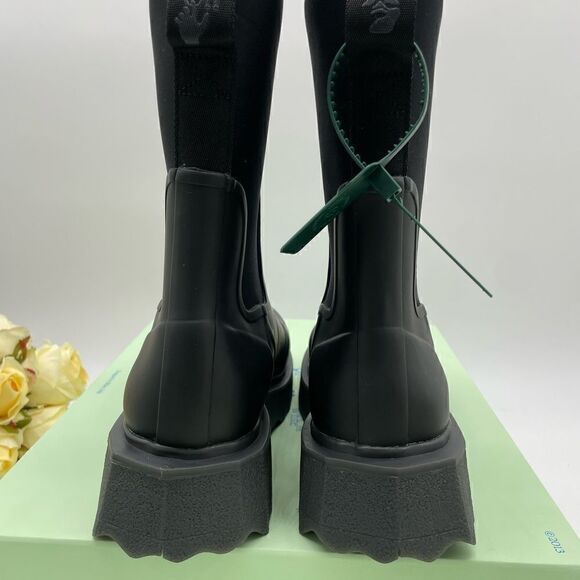 Women’s off-white sponge, rubber rain boots, size 39 - Picture 4 of 6